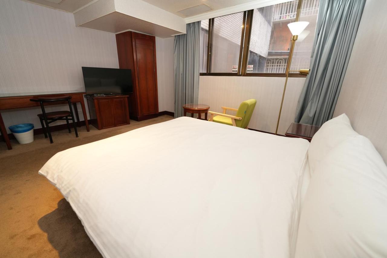 Meworld Hotel - Sanchong Tajpej Kültér fotó